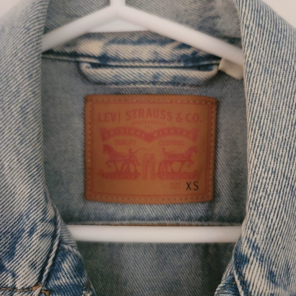 Levi's Jean Jacket - Picture 3 of 3